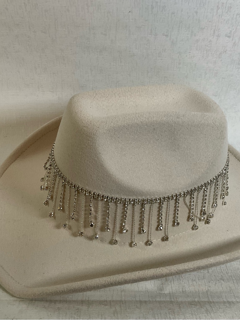 Ivory Women's Felt Fedora Hat with Silver Fringe Chain